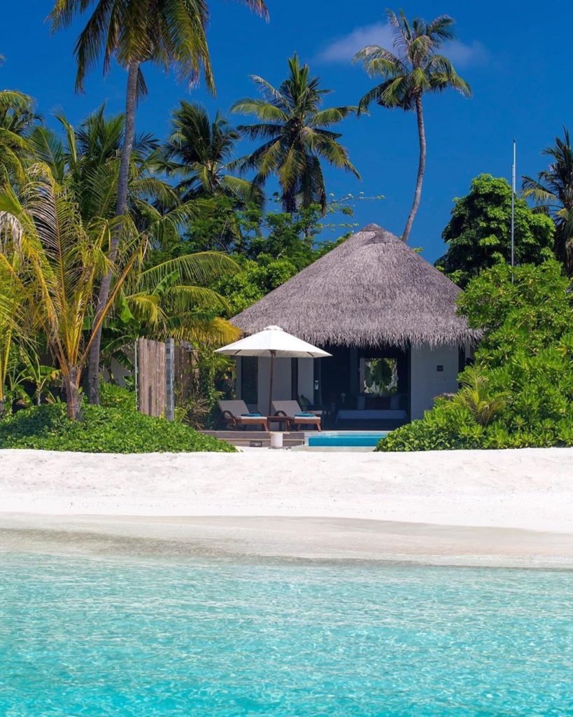 10 Beach Villas in Maldives you will fall in love with - Triplou