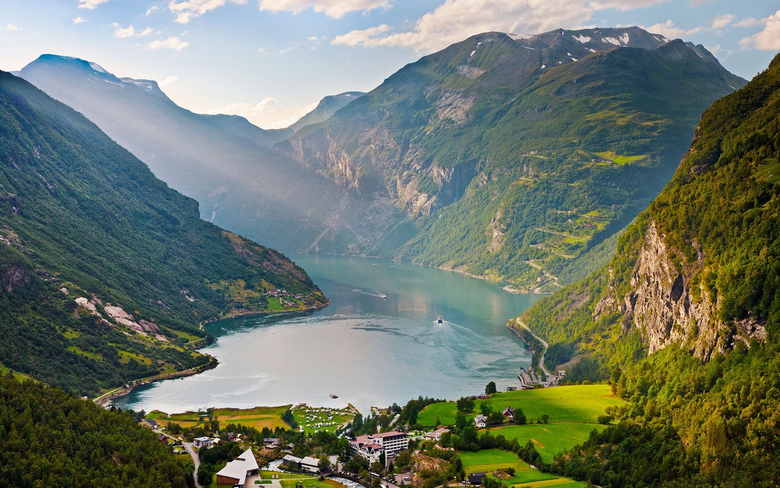 Spring Fjord Cruises in Norway in April